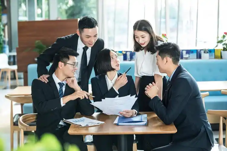 专业商务精英团队团队交流沟通会议商务沟通团队商务会议开会客服工作