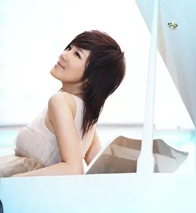 才女岳夏充电归来 新作将牵手"傻根"