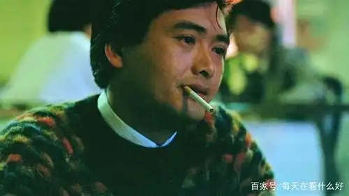 第二,用美金点香烟的场面 当年许多人都对小马哥用美金点烟的镜头崇拜