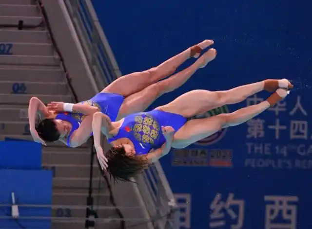 十四运会跳水女子双人3米板决赛 东奥冠军组合施廷懋/王涵夺冠