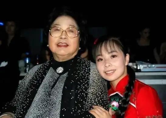 王二妮与阿宝传绯闻嫁农村小伙如今的她证明宋丹丹说的没错