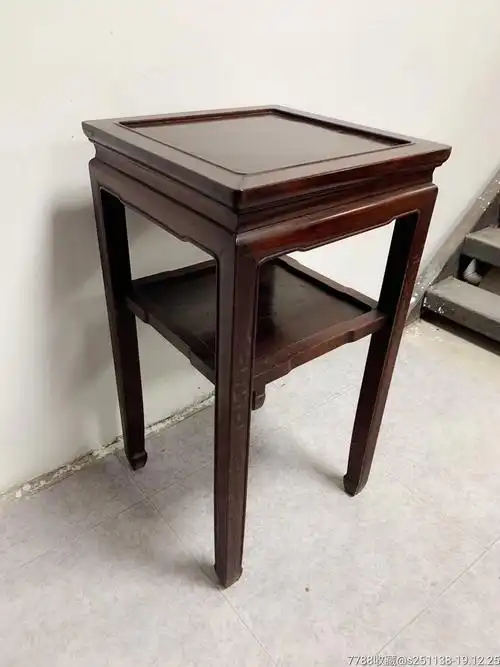 清代老红木(酸枝)有束腰茶几