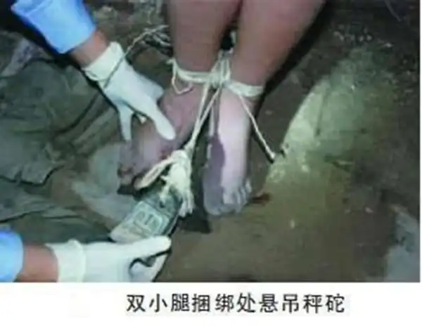 重庆红衣男孩案件回顾:身穿红裙子吊死屋梁,悬案引发大众猜测!