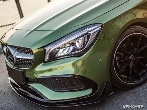 奔驰cla超亮金属曼巴绿贴膜改色效果图