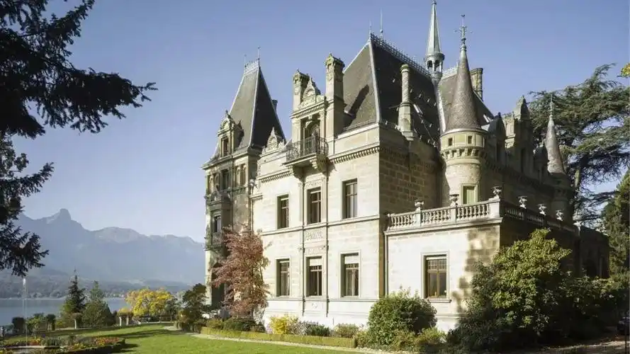 瑞士的城堡宫殿还能这么玩太酷了