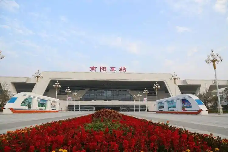 1万人次南阳车务段管内四个高铁客运站郑渝高铁河南段开通一年来拉开