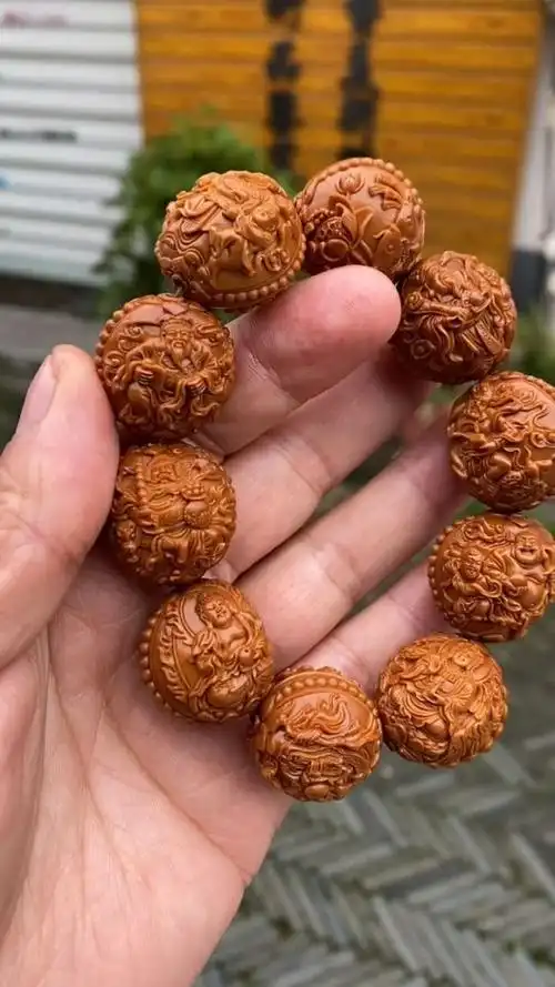 简单又大气的核雕手串,真是太精致了