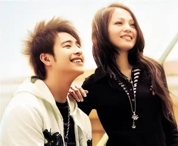 "情歌小天后"张韶涵浴火重生,一曲《阿刁》成功翻红_范玮琪_网友_男友