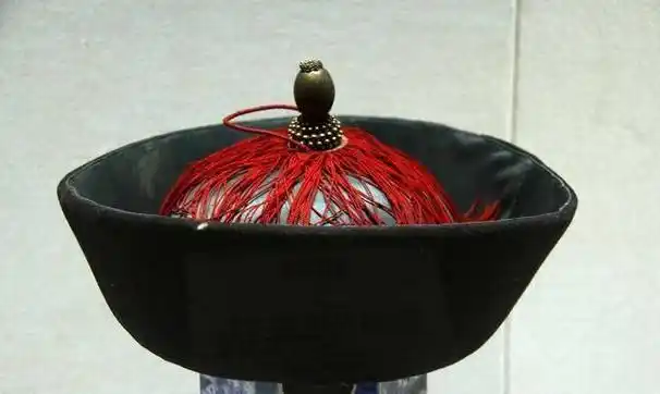 清朝如何从官帽判断官员等级,其中居然有着这么大的学问!