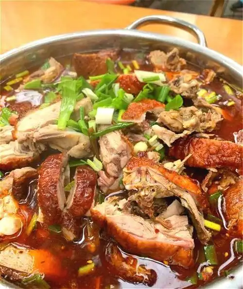 吃过冒菜但你吃过冒烤鸭吗成都这家十几年的烤鸭店味道巴适