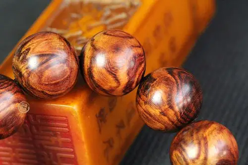 黄花梨木图片欣赏 - 知乎