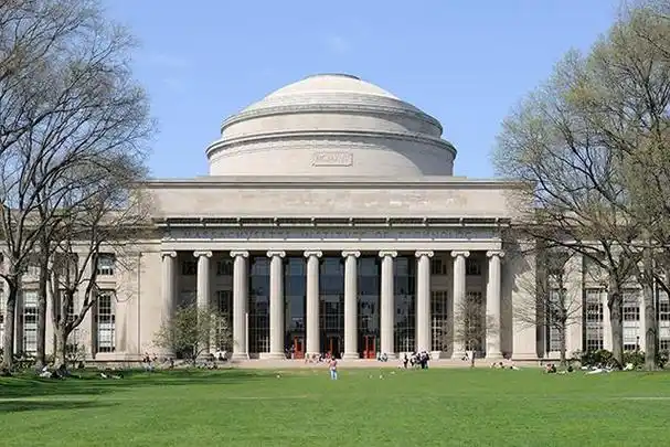 institute of technology),简称"麻省理工",位于美国马萨诸塞州波士顿