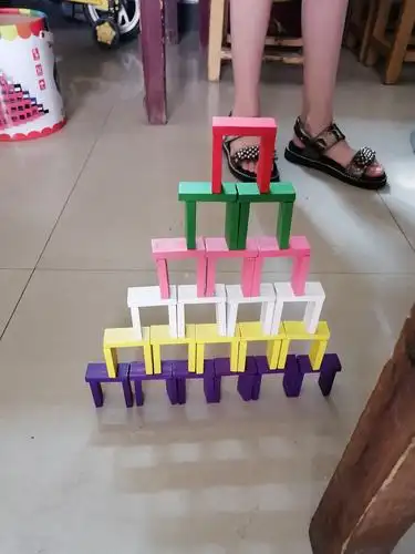 有趣的多米诺骨牌