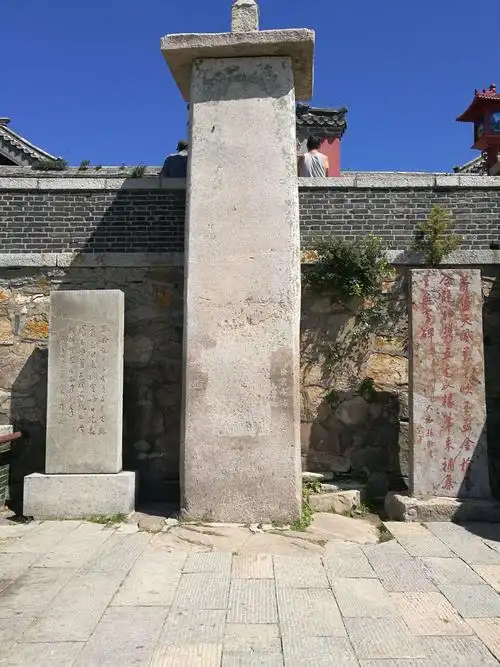 汉武帝泰山封禅的无字碑