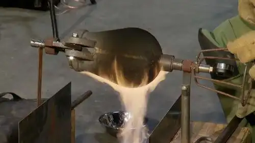 农村老式爆米花机,"砰"的一声炸出满满的回忆