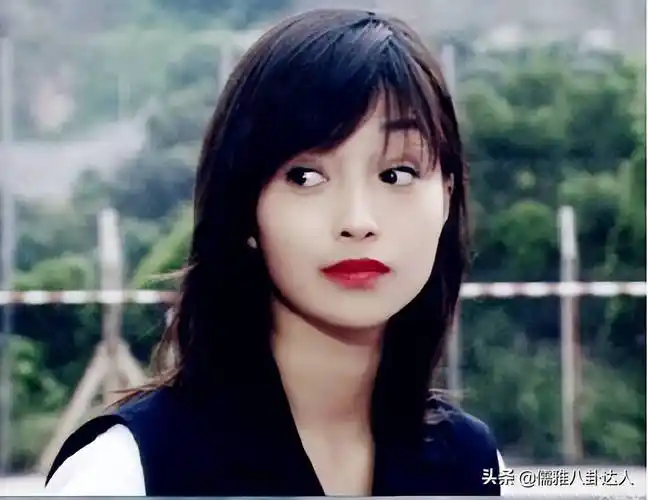 曾被爆两拒天王巅峰时因病隐退变身白衣护士的李绮红近况如何