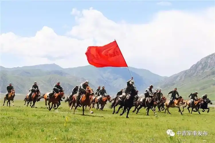 高原骑兵冲锋组图,感受新时代骑兵风采!
