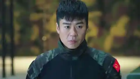 功夫战警——徐佳牟星徐洪浩领衔主演 :  教官说辛小晶太慢了?