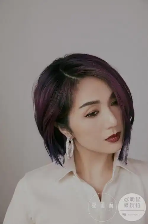 杨千嬅最新时尚大片曝光标志性紫发笑容明媚超迷人