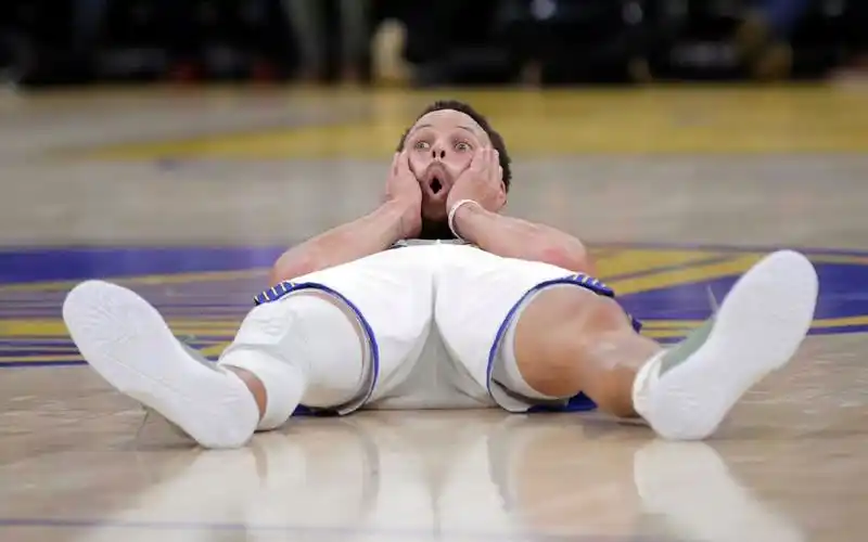 小学生库里高清壁纸来了!