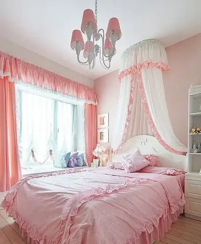 但是这样的摆设会让睡的人有囚禁在里面的感觉,而卧室又代表了暗财位