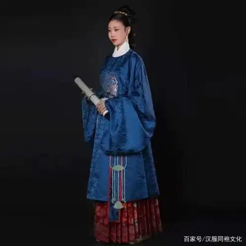 汉服中"袄裙"一般指"明制袄裙".