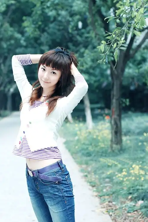 娇艳妹子苏糯米圆润器性感写真二