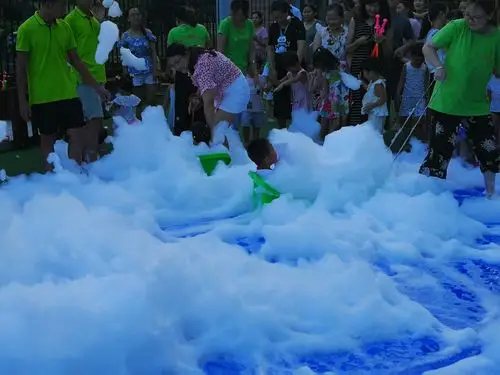 "爱上夏天"夏令营活动——"魔幻泡泡秀"与第五天活动预告