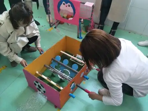 车王镇幼儿园开展教师自制玩教具展评活动