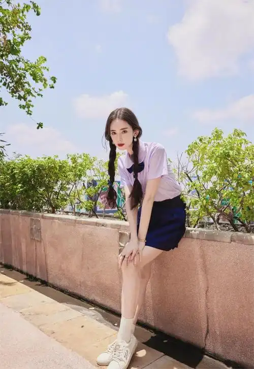 古力娜扎开启"花儿与少年"新篇章,与好友共赴全新旅程