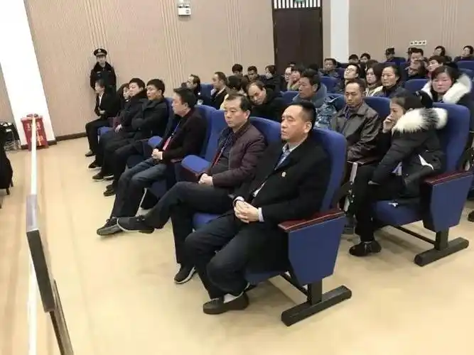 洋县人民法院依法公开审理王昆等28人涉恶势力集团犯罪案