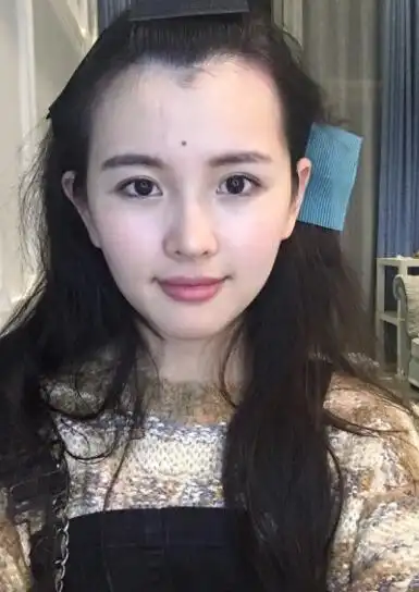 首页 相学 女人面相   在算命面相中对于美人尖这一特征有着非常多的