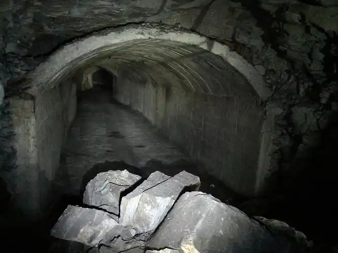 北京,首钢防空洞,两处