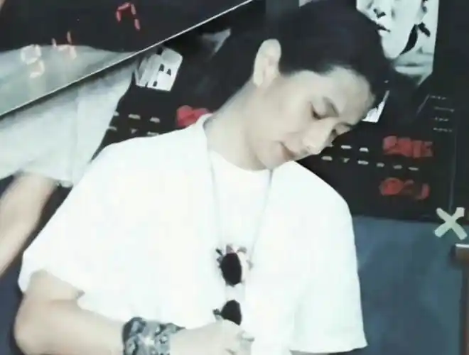 15年后再看"音乐浪子"郑钧:他浪子回头,跟刘芸无关!