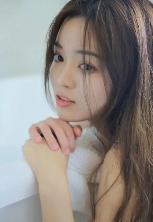 泡泡浴女孩湿身诱惑大胆人体写真[6/12]_美女写真_美桌网