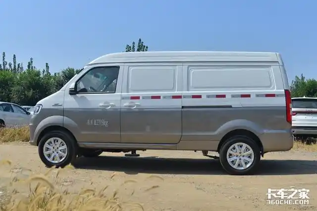 城市送货首选,落地5万出头,实拍金杯新海狮s封闭货车 - 货运卡车 _ 车