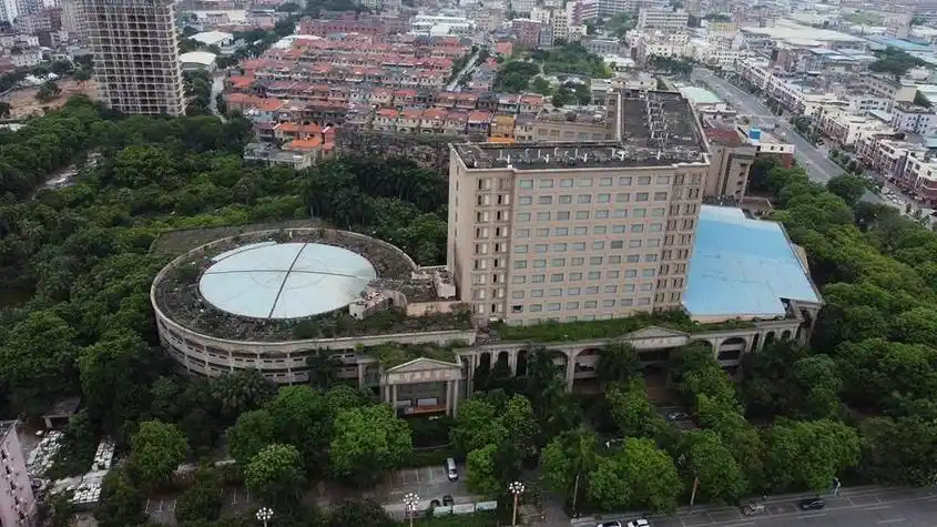 回顾东莞太子酒店"梁耀辉":从草根逆袭,将失足妇女变成"摇钱树"