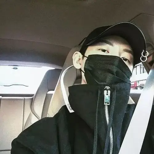 男生自拍不露脸才最帅7种挡脸姿势