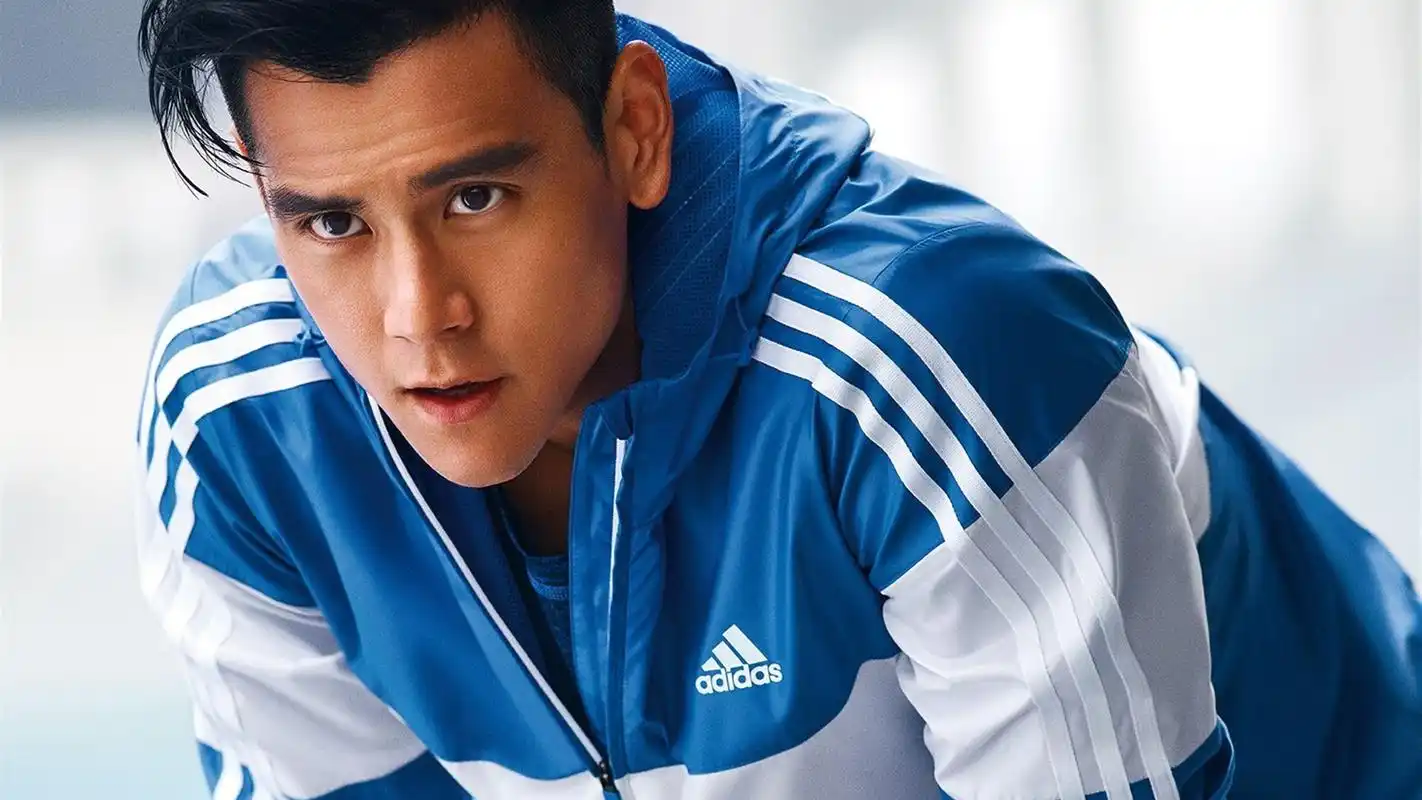 型男帅哥彭于晏阿迪达斯运动写真图片桌面壁纸高清大图预览1920x1200