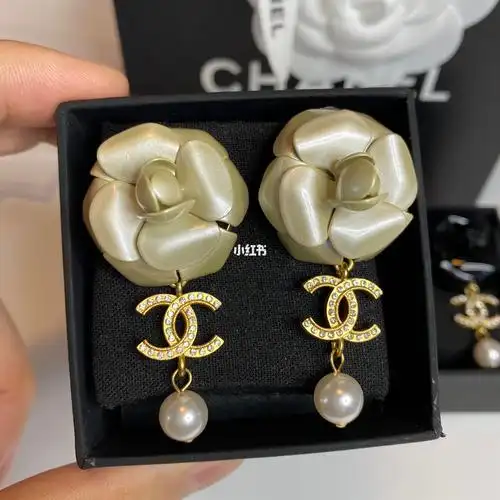 chanel 黑白山茶花大花圆珠双c耳环_耳环_山茶花_香奈儿怎么样_施华洛