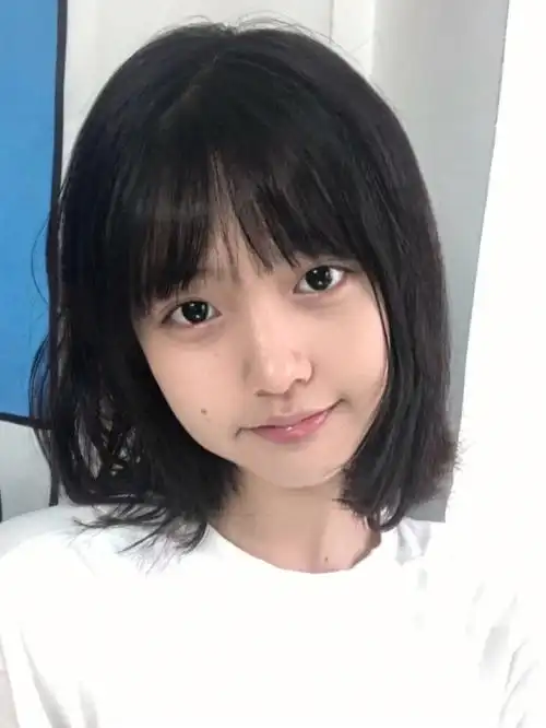 素颜每天告诉自己你很漂亮