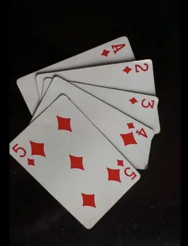 看来有点难度对吧,那我们就从5张扑克牌开始,再来试一试,你能成功吗?