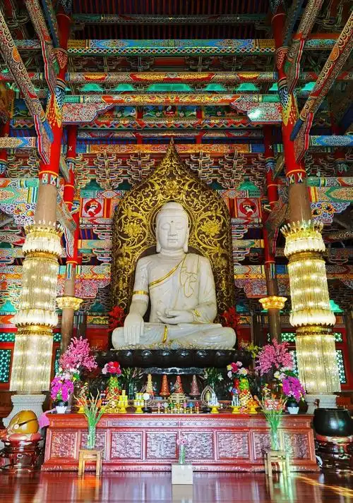 了不起的梅山寺,拥有两个国内之最——石质山门,缅甸白玉佛像|寺庙