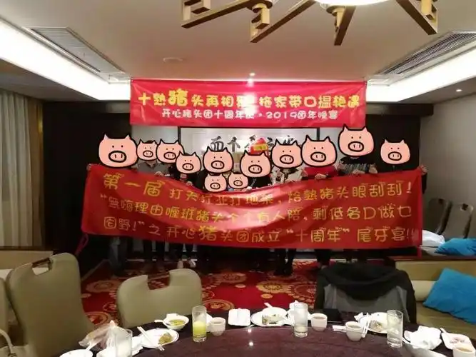 囡囡:妈妈,你当年识爸爸噶时候,睇到呢个标语令我霖起一段经典对话