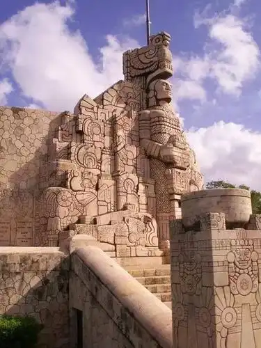 com除了古建筑和玛雅文化,一种叫做cenote x batun的自然景观也很有