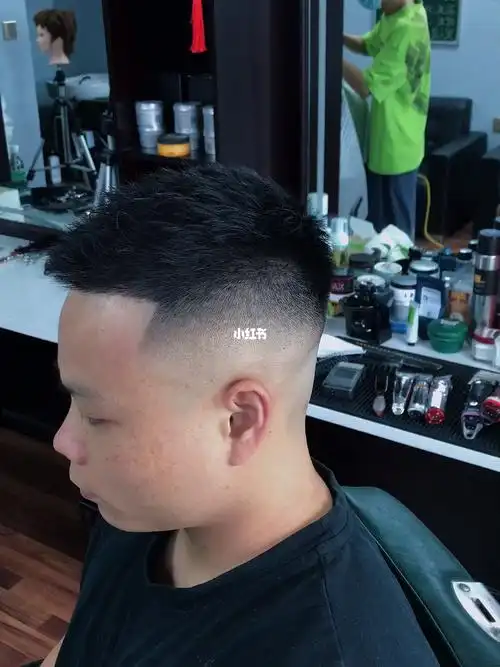 健身教练发型之一