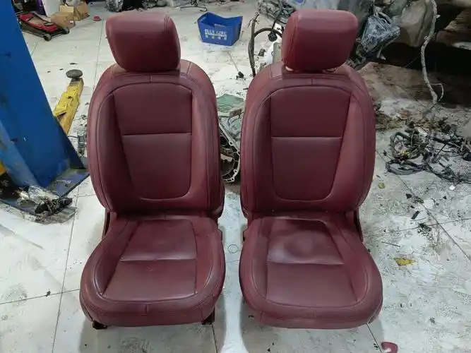 亚洲最大拆车件汽配城:广州市花都区新陈田汽配城