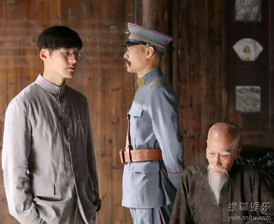 《铁血男儿》严宽恋上李璟 演绎"革命夫妻"