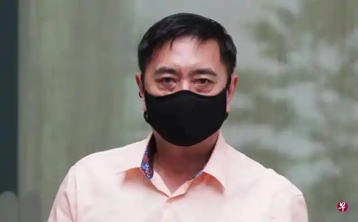 新加坡前艺人黄奕良刮刀伤员工大年初四服刑吃10个月牢饭