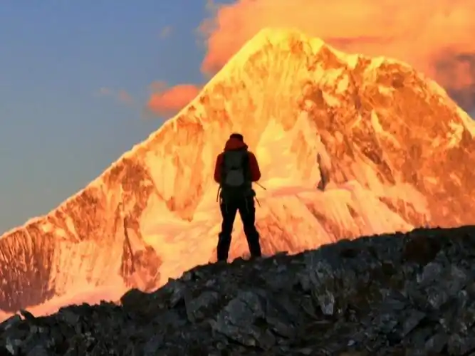 敢于面对困境的人,生命因此坚强;敢于挑战逆境的人,生命因此茁壮.